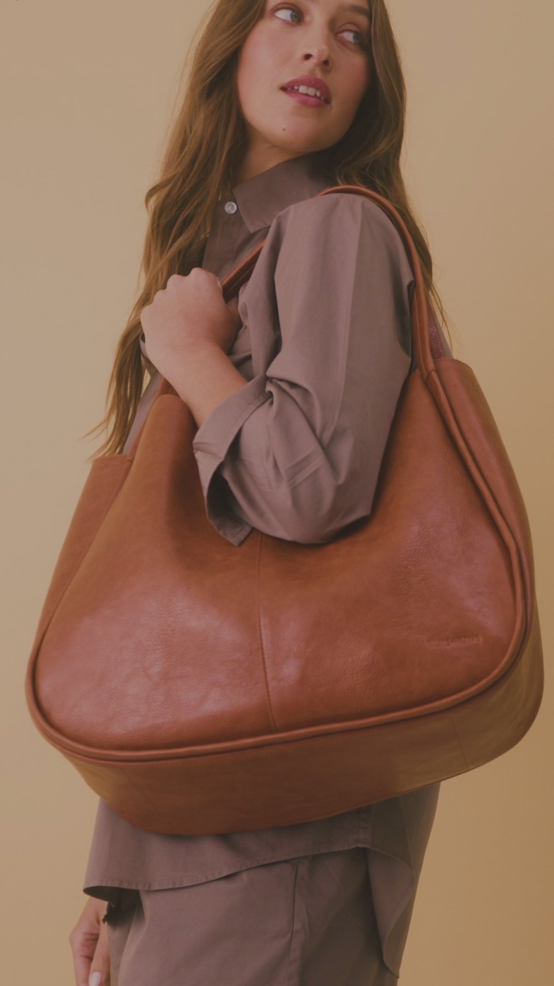 Capri Tote - Tan Pebble